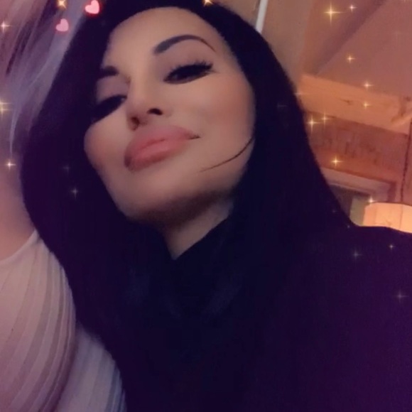 Meet your Posher, Jessica - Picture 1 of 1